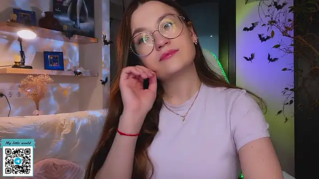 mia here online show from October 25, 11:54 pm