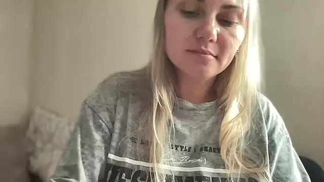MonicaSweett online show from October 7, 9:17 am