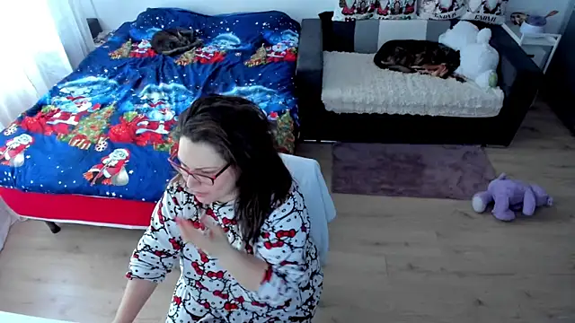 Squirt Kimm online show from December 5, 9:40 am