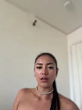 im-isabella online show from May 21, 9:11 pm