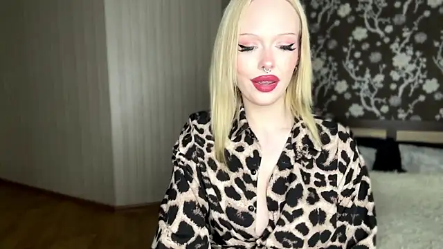 demilodge online show from February 11, 3:17 pm