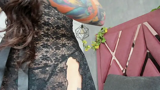 viollettaa  online show from March 23, 3:38 pm