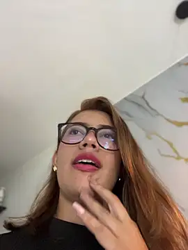 sara calderon online show from November 14, 1:32 pm