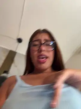 Snapshot of sara_calderon chatting on February 10, 1:26 pm sara calderon online show from February 10, 1:26 pm