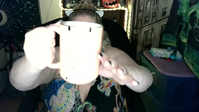 Snapshot of Kinky_Witch chatting on May 11, 1:11 am Kinky Witch online show from May 11, 1:11 am