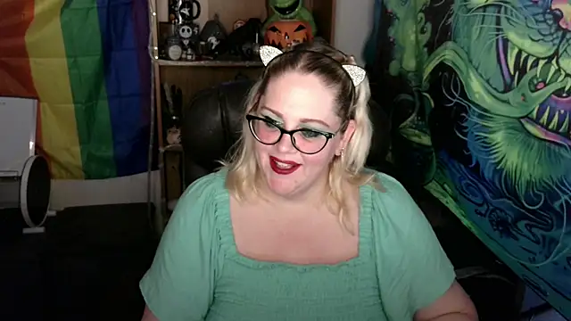 Snapshot of Kinky_Witch chatting on July 9, 12:26 am Kinky Witch online show from July 9, 12:26 am