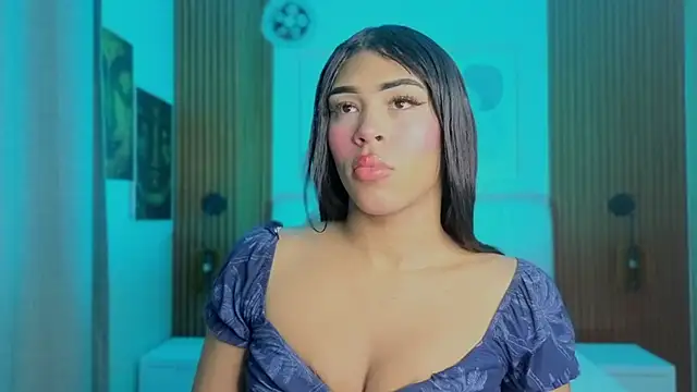 Snapshot of Im_perla_ chatting on December 5, 12:19 am Im perla online show from December 5, 12:19 am