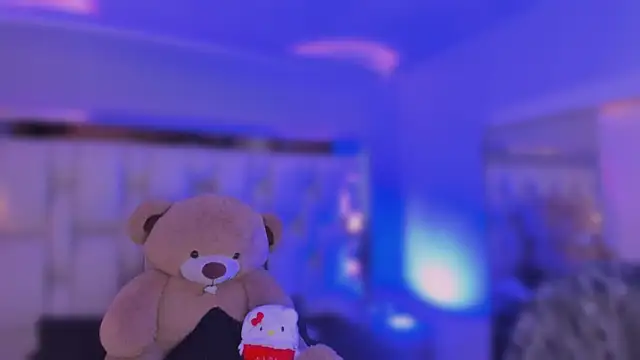 Snapshot of revenmiller_ chatting on February 14, 7:21 pm revenmiller online show from February 14, 7:21 pm