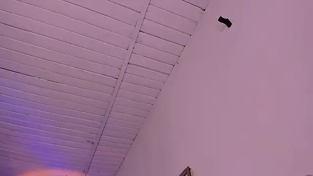 Snapshot of revenmiller_ chatting on February 19, 7:43 pm revenmiller online show from February 19, 7:43 pm