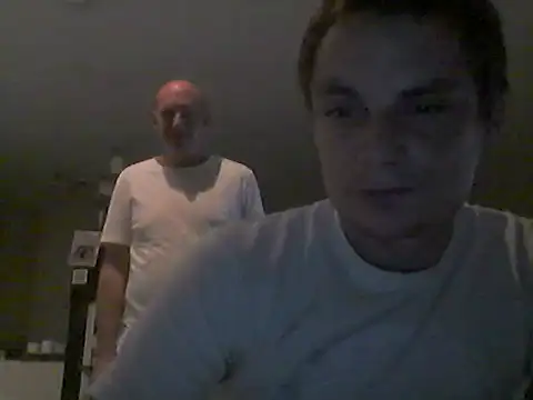 Snapshot of kenniiiyyy chatting on October 1, 9:43 pm kenniiiyyy online show from October 1, 9:43 pm