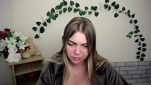 Snapshot of Magic_Katarina_ chatting on September 17, 6:59 am Magic Katarina online show from September 17, 6:59 am