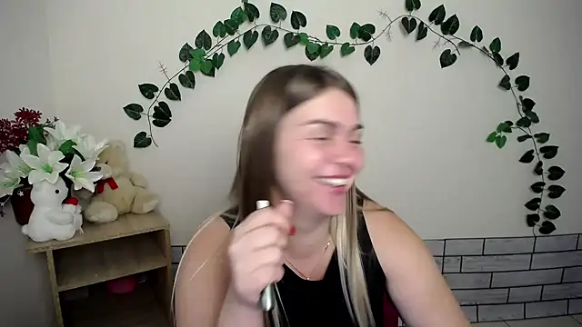 Snapshot of Magic_Katarina_ chatting on September 22, 6:59 am Magic Katarina online show from September 22, 6:59 am