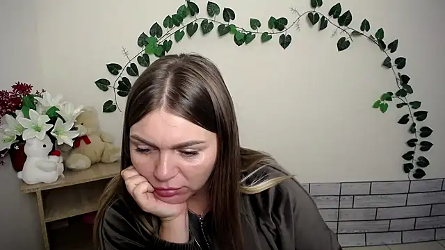 Snapshot of Magic_Katarina_ chatting on September 25, 7:12 am Magic Katarina online show from September 25, 7:12 am