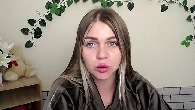 Snapshot of Magic_Katarina_ chatting on October 3, 9:06 am Magic Katarina online show from October 3, 9:06 am