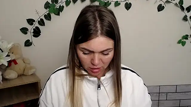 Snapshot of Magic_Katarina_ chatting on October 13, 7:19 am Magic Katarina online show from October 13, 7:19 am