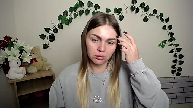 Snapshot of Magic_Katarina_ chatting on October 15, 6:57 am Magic Katarina online show from October 15, 6:57 am