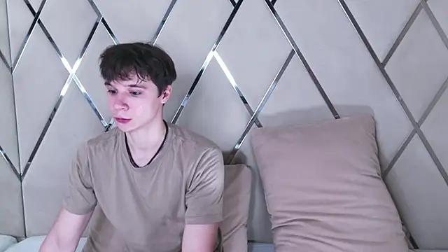 AnthonyHall online show from October 26, 4:18 am