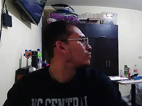 Snapshot of DOBLEWYOSK69G chatting on October 10, 5:50 am DOBLEWYOSK69G online show from October 10, 5:50 am