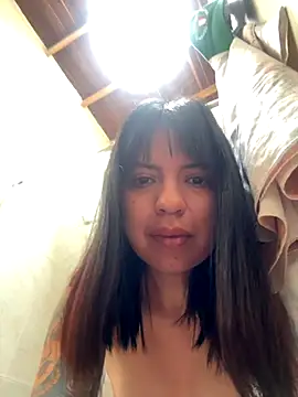 Snapshot of yourhiddenfolder chatting on October 26, 7:31 pm yourhiddenfolder online show from October 26, 7:31 pm