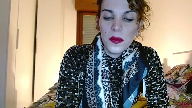 Snapshot of refem9 chatting on October 9, 5:11 pm refem9 online show from October 9, 5:11 pm