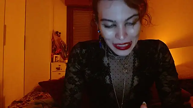 refem9 online show from December 5, 6:48 pm