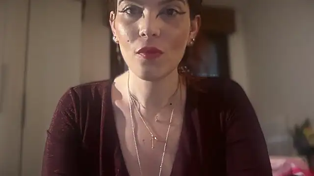 Snapshot of refem9 chatting on April 14, 10:32 am refem9 online show from April 14, 10:32 am