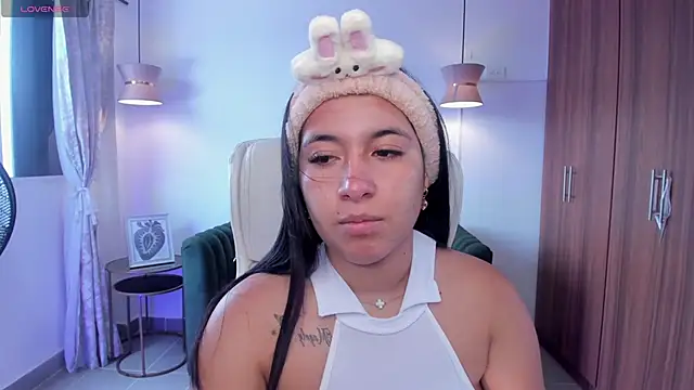 Snapshot of DANDARA_THOM chatting on October 6, 7:22 pm DANDARA THOM online show from October 6, 7:22 pm