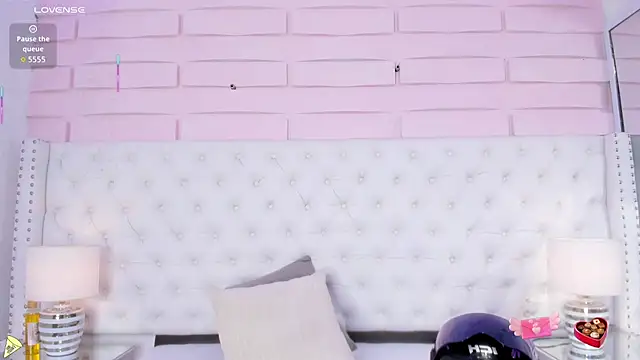 Snapshot of abby-joule chatting on October 22, 3:01 pm abby-joule online show from October 22, 3:01 pm