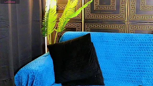 Aelorya online show from January 5, 5:27 pm