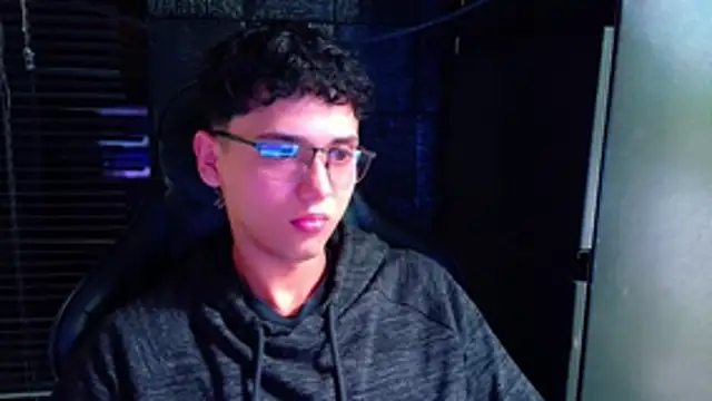 Snapshot of jacobs_shelby chatting on June 15, 12:18 pm jacobs shelby online show from June 15, 12:18 pm