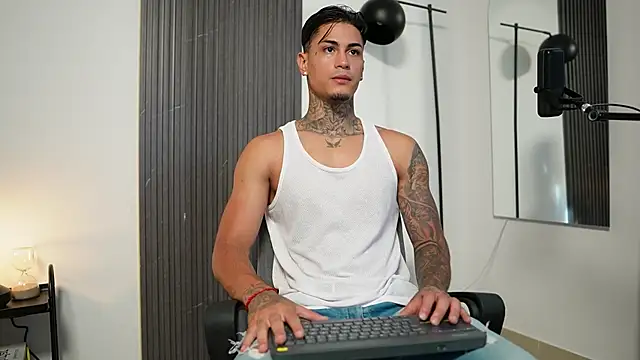 AxelVilla  online show from October 3, 8:17 pm