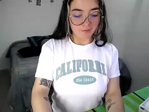 Snapshot of Came-II chatting on October 27, 10:41 am Came-II online show from October 27, 10:41 am