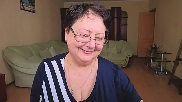 Margo Moll online show from February 18, 7:15 am