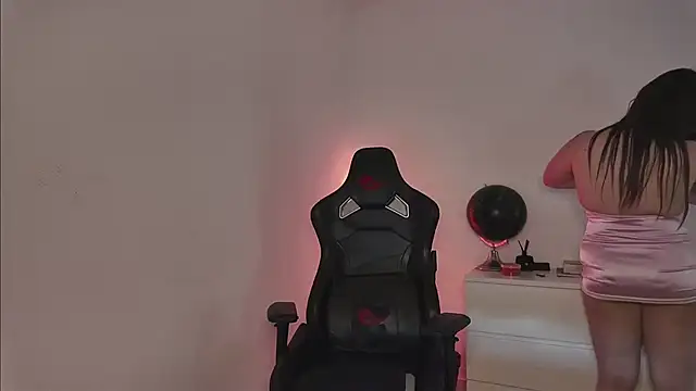 Luna Dollxh online show from April 2, 2:47 pm