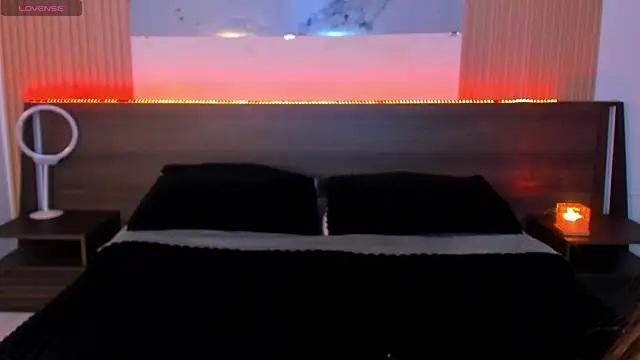 samanthaa moon online show from June 27, 8:36 pm