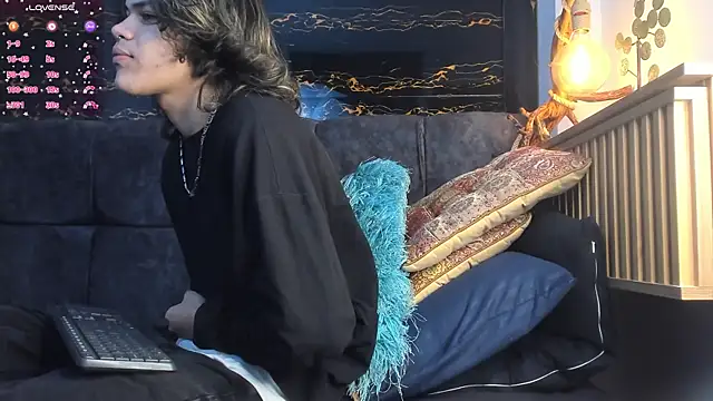 Diamond twink online show from November 27, 4:36 am