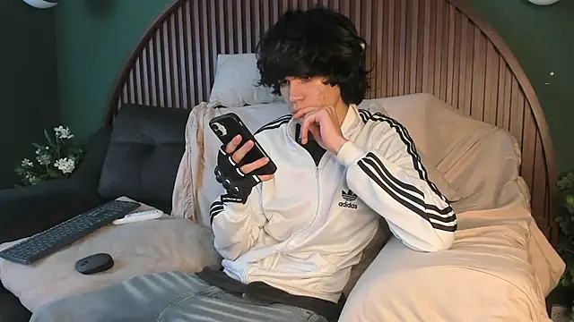 Snapshot of Diamond_twink chatting on July 17, 6:53 am Diamond twink online show from July 17, 6:53 am