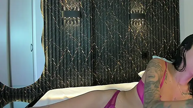 ZOETTAYLOR online show from December 19, 9:44 pm