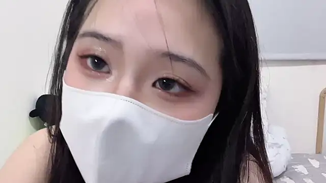 LHeart online show from October 25, 2:35 pm