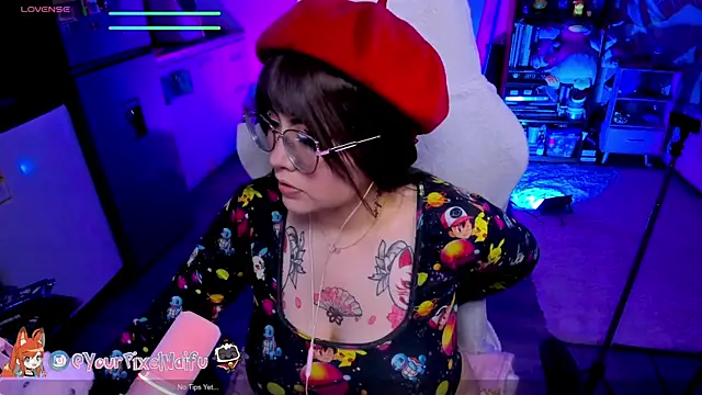 Snapshot of AlyssaRomanova chatting on October 27, 2:37 am AlyssaRomanova online show from October 27, 2:37 am