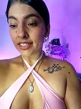 Snapshot of Fox_Roxxan chatting on June 29, 2:29 am Fox Roxxan online show from June 29, 2:29 am