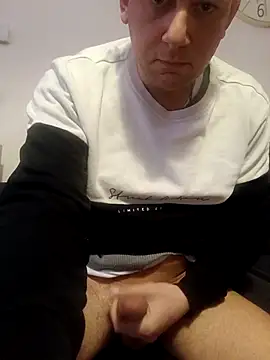 Snapshot of Alessio1987 chatting on February 15, 5:31 pm Alessio1987 online show from February 15, 5:31 pm