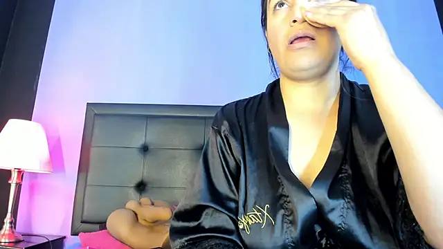 Snapshot of GreciaFox1 chatting on July 1, 2:40 pm GreciaFox1 online show from July 1, 2:40 pm
