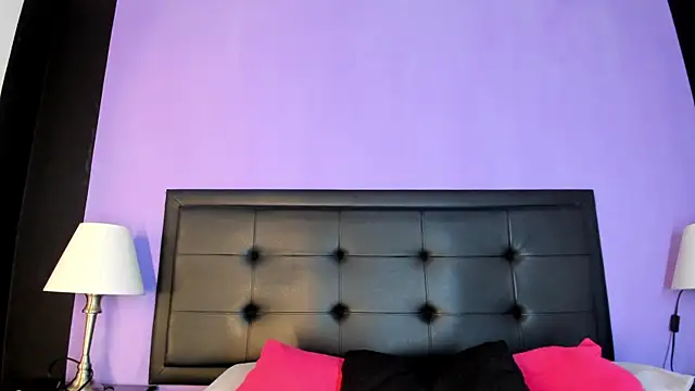 Snapshot of GreciaFox1 chatting on July 6, 2:03 pm GreciaFox1 online show from July 6, 2:03 pm