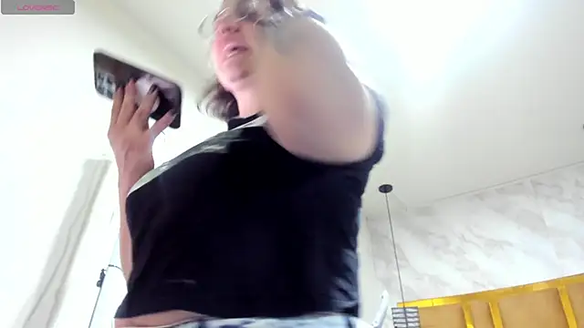 Luciifeer  online show from February 11, 6:46 pm