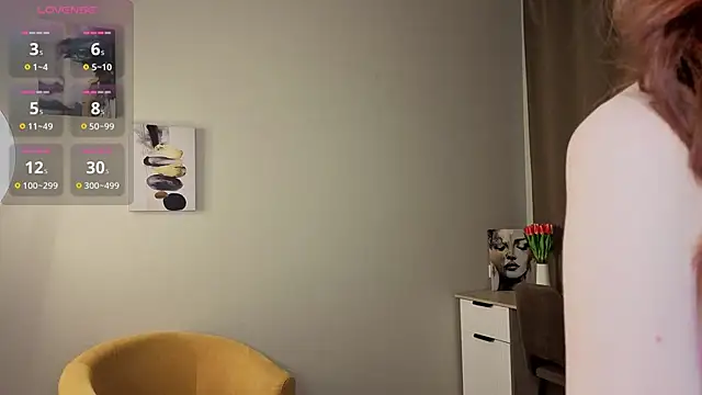 Snapshot of EngelBrougham chatting on November 17, 8:09 am EngelBrougham online show from November 17, 8:09 am