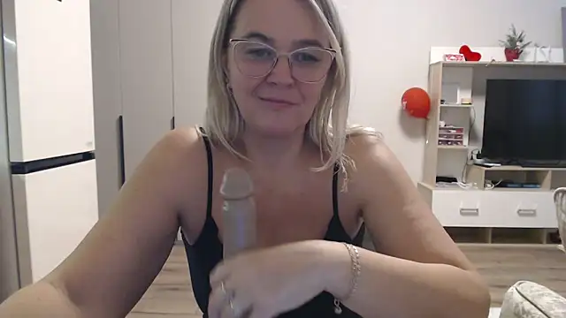 EleanoraDream online show from March 28, 6:13 am