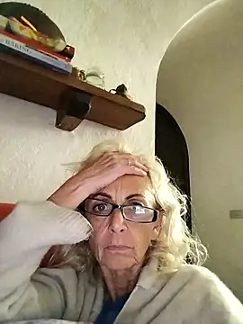 clarabell4 online show from October 10, 8:30 pm