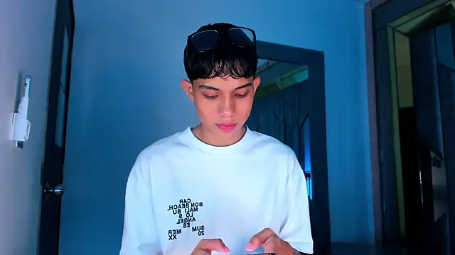 Sebax Young online show from February 14, 8:16 pm