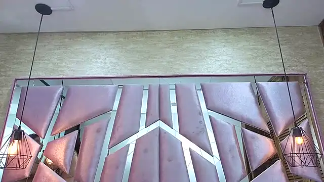 ThaliaCross online show from January 15, 7:50 pm